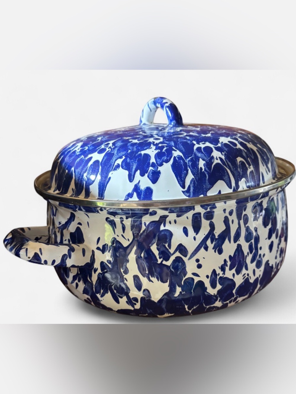 Vintage Golden Rabbit Cobalt Blue Swirl
Enamelware Dutch Oven Covered Pot with L